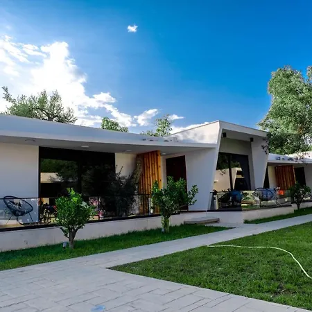 Luna Mare Boutique Seaside Ξενοδοχείο με διαμερίσματα 4*