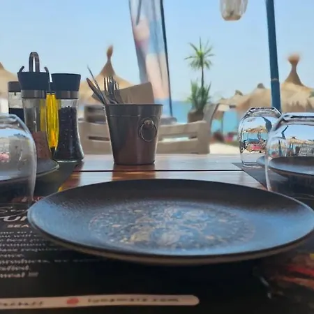 Luna Mare Boutique Seaside Ξενοδοχείο με διαμερίσματα Borsh