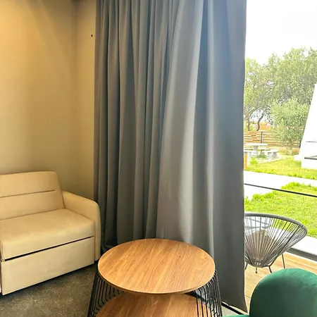 Luna Mare Boutique Seaside Aparthotel Borsh