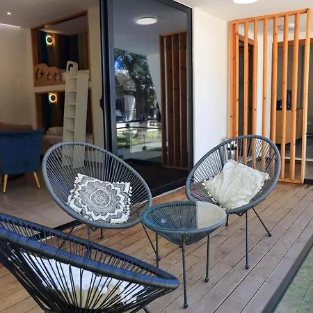 Luna Mare Boutique Seaside Aparthotel Borsh