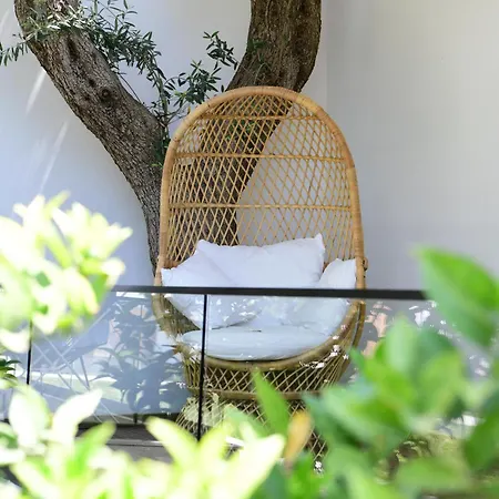 Luna Mare Boutique Seaside Apartmanhotel Borsh