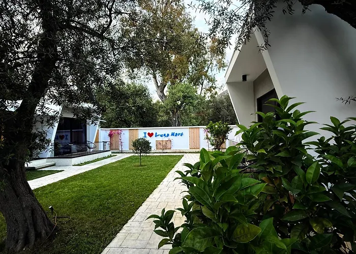 Lägenhetshotell Luna Mare Boutique Seaside Borsh