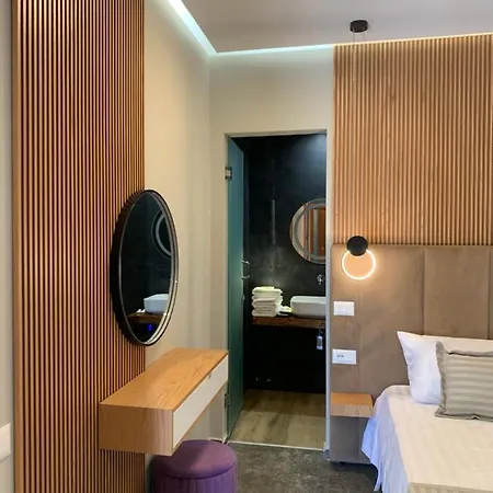 Luna Mare Boutique Seaside Aparthotel Borsh