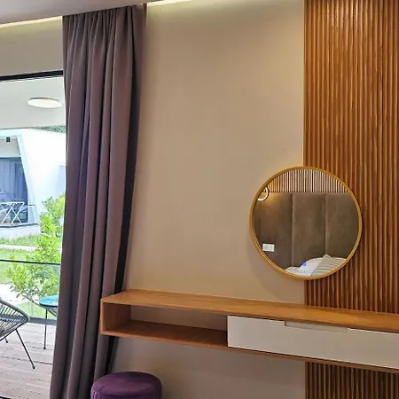 Luna Mare Boutique Seaside Apartahotel Borsh