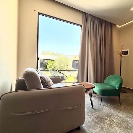 Luna Mare Boutique Seaside Aparthotel 4*