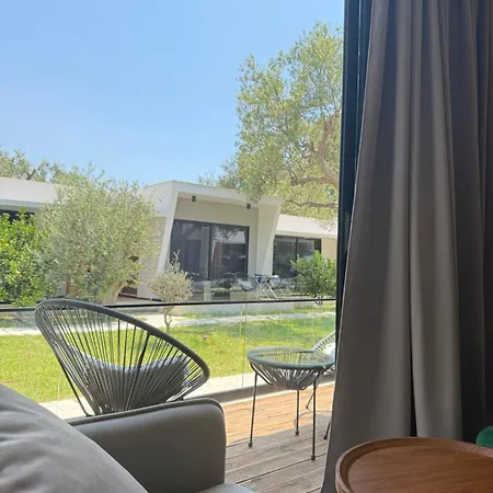 Luna Mare Boutique Seaside Aparthotel 4*