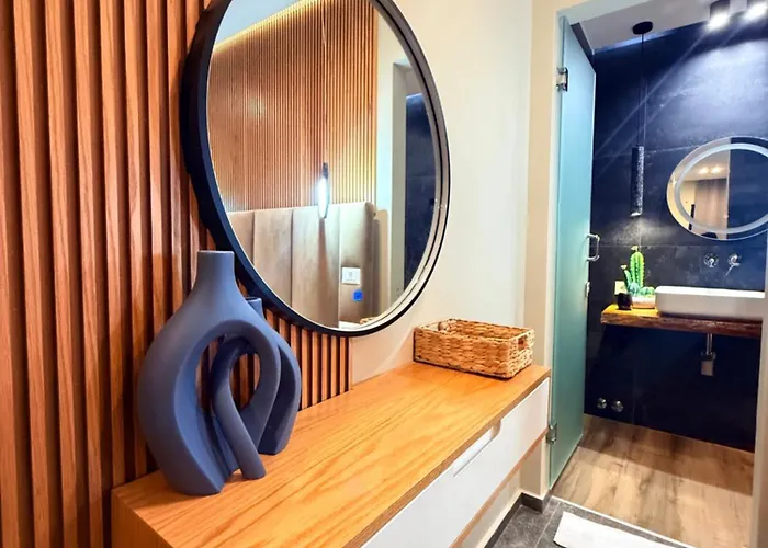 Luna Mare Boutique Seaside Aparthotel 4*