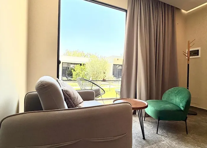 Luna Mare Boutique Seaside Aparthotel 4*