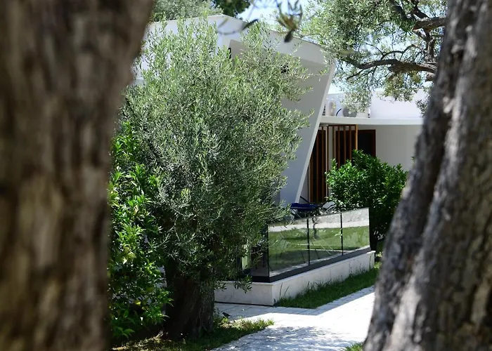 Luna Mare Boutique Seaside Aparthotel 4*